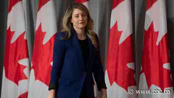 Ottawa launching bursary fund to help anglophone postsecondary students study in French