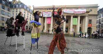 Should the American Theater Take French Lessons?