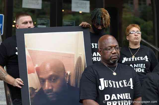 City Council votes to urge city administration to fire Prude officers