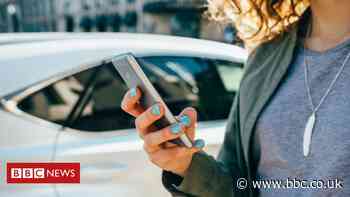 Uber 'willing to change' as drivers get minimum wage, holiday pay and pensions