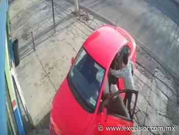 A balazos, así roban auto en Cuernavaca - Excélsior