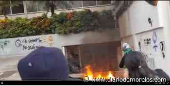 Encapuchadas causan destrozos a sede del Poder Judicial en Cuernavaca - Diario de Morelos