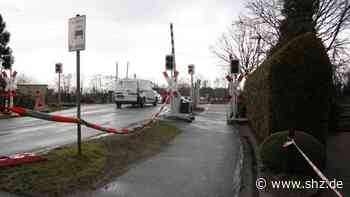 Nach zweimonatiger Sperrung: Bahnübergang zwischen Tornesch und Prisdorf wieder für den Autoverkehr frei | shz.de - shz.de