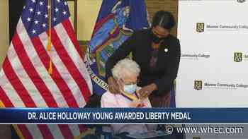 Sen. Brouk honors Dr. Alice Holloway Young with Liberty Medal