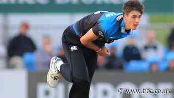 George Scrimshaw: Derbyshire sign ex-Worcestershire paceman on one-season deal
