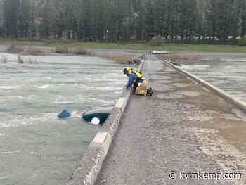 [Update 8:37 pm] Medical Rescue: Two Boats Stuck on McCann Bridge – Redheaded Blackbelt - Redheaded Blackbelt
