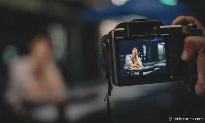 Hasselblad X1D II 50C: out of the studio and into the streets