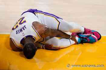 LeBron James Leaves Court With Right Ankle Injury Vs Hawks