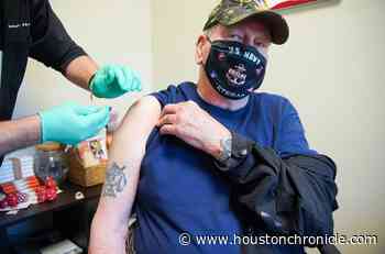 Houston veterans show up strong at VA vaccination event for all ages - Houston Chronicle