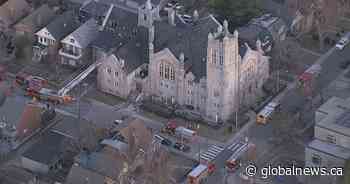 Fire breaks out at old Toronto church converted into condos - Global News