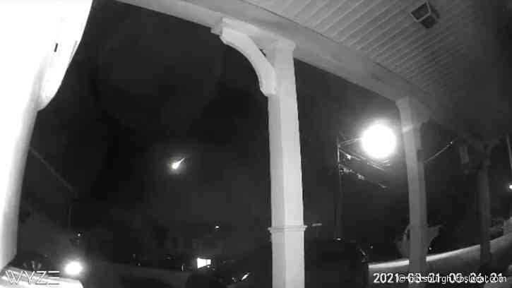 Hundreds Of People Report Apparent Meteor Lighting Up The Skies Above The East Coast