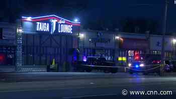 8 people stabbed in fight that began at Detroit hookah lounge