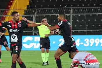 Alajuelense rescató el invicto ante Santos en los últimos suspiros - La Teja