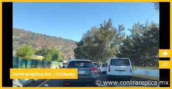 Reportan cierre en la México-Cuernavaca por camión de carga volcado - ContraRéplica