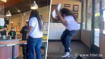 Klant gaat door het lint omdat hij geen terugbetaling krijgt en gooit zelfs kassa door het raam - Het Belang van Limburg