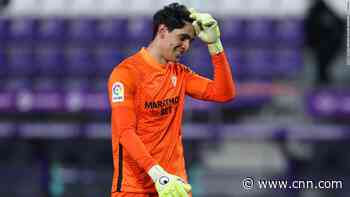 Goalkeeper makes history with incredible late goal