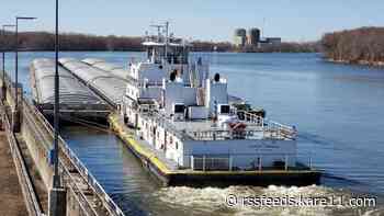 Towboat marks start of Mississippi River navigation season in Minnesota