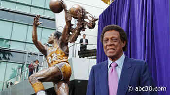 Elgin Baylor, former Lakers Hall of Famer and 11-time NBA  All-Star, dies at 86
