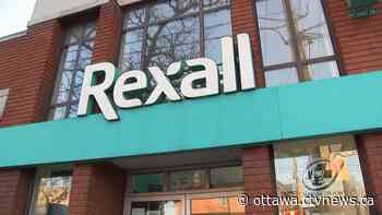 Pharmacies in COVID-19 hot spots next to offer vaccines in Ontario
