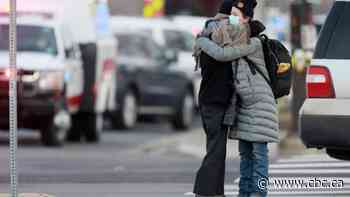10 people, including police officer, killed in Colorado supermarket shooting