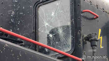 Vandalismus - Ernstbrunner Denkmal-Lok mit Steinen beschossen - NÖN.at