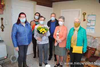 Samana zet bestuurslid Marie-Louise in de bloemetjes - Het Nieuwsblad