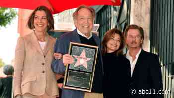 George Segal, Academy Award-nominated actor and 'Goldbergs' star, dies at 87