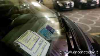 Vendono un'auto con fermo amministrativo, poi rimborsano il compratore con un assegno scoperto - AnconaToday