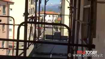 Disagi per i ponteggi alla casa popolare di Gagno: "Tutto fermo da un mese" - PisaToday