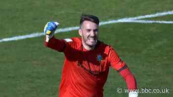 Watch: Goalkeeper scores from own box in Portugal