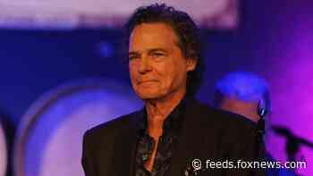 Musician B.J. Thomas reveals he was diagnosed with stage 4 lung cancer, is receiving treatment