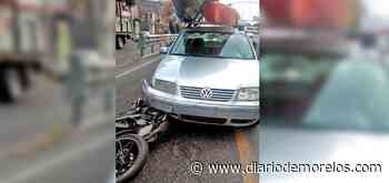 En la Satélite, Cuernavaca, auto embiste a motociclista - Diario de Morelos
