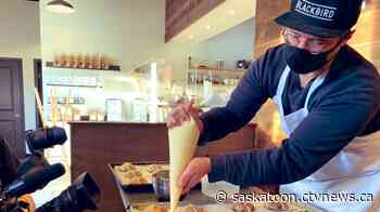 Saskatoon bakery helps out during COVID-19 pandemic by handing out free bread