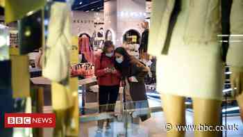 UK inflation rate falls as clothes prices drop