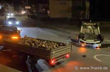 Opel überschlägt sich mitten in Hardheim - Fränkische Nachrichten