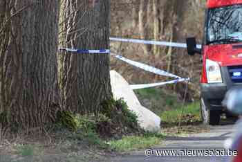 Politie treft vat met chemisch goedje aan in berm in Kinrooi<BR />