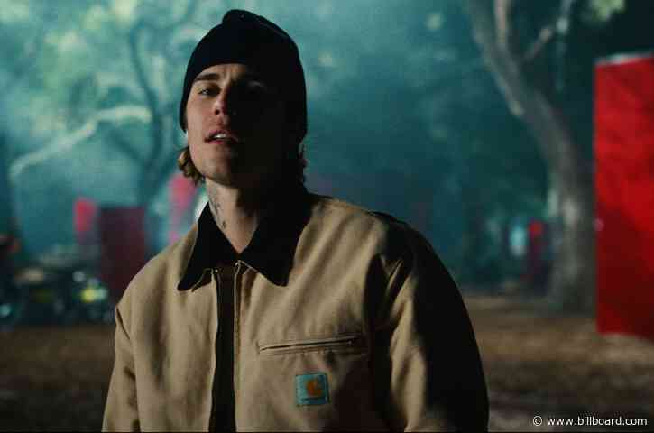 Justin Bieber Lights Up a Forest With ‘Anyone’ & ‘Hold On’ Vevo Live Performances