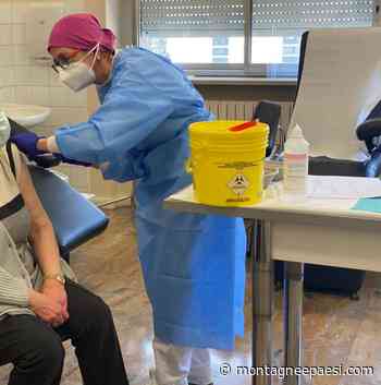 Inaugurato il centro vaccini anti Covid di Clusone - Montagne & Paesi - Montagne & Paesi