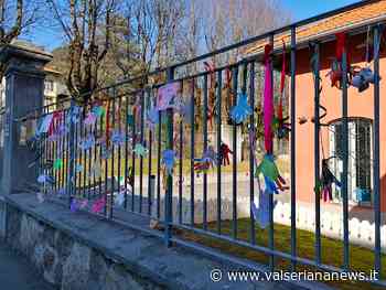 Ai bambini manca la scuola: a Clusone nastri e manine fuori dagli istituti chiusi - Valseriana News