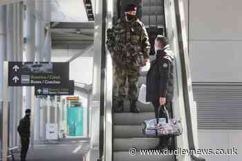 First group of passengers arrives for Ireland's hotel quarantine - Dudley News