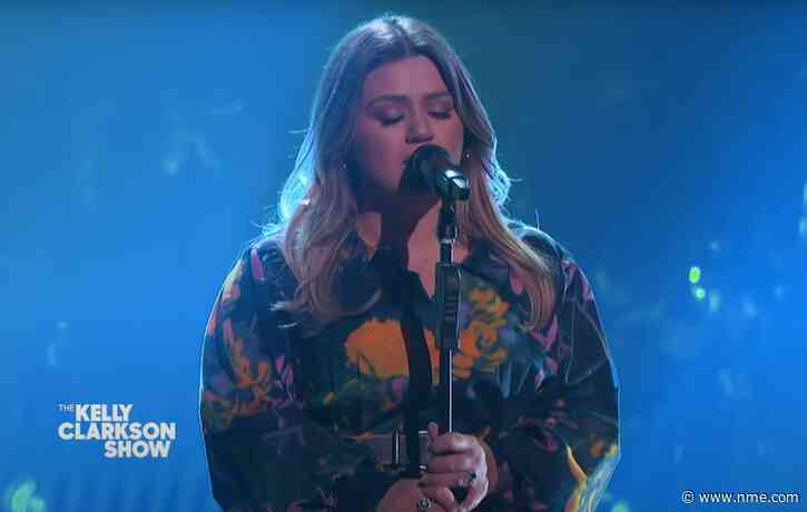 Watch Kelly Clarkson cover ‘Mad World’ by Tears For Fears
