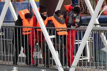 1000 people cross Channel on small boats so far this year - Barrhead News