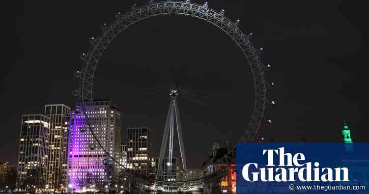 Global landmarks turn off the lights to mark annual Earth Hour