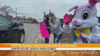 Easter Bunny hosts food drive, giveaway in Rochester