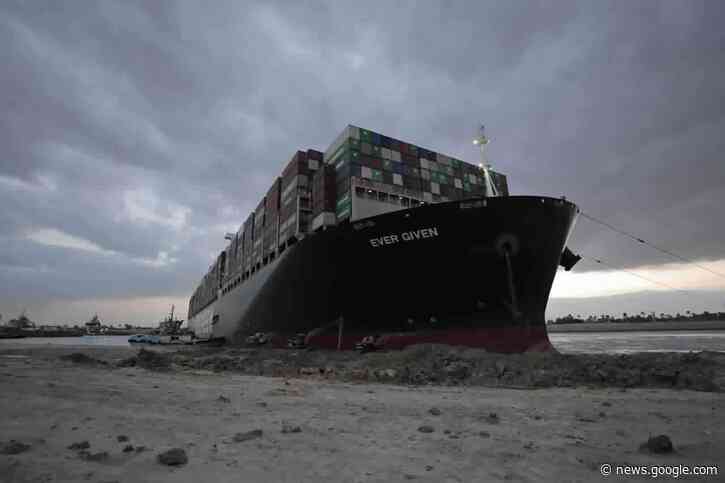 2 tugboats speed to Egypt's Suez Canal as shippers avoid it - Associated Press