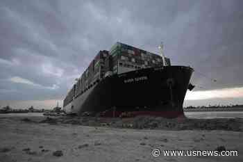 2 Tugboats Deploy to Egypt's Suez Canal as Shippers Avoid It