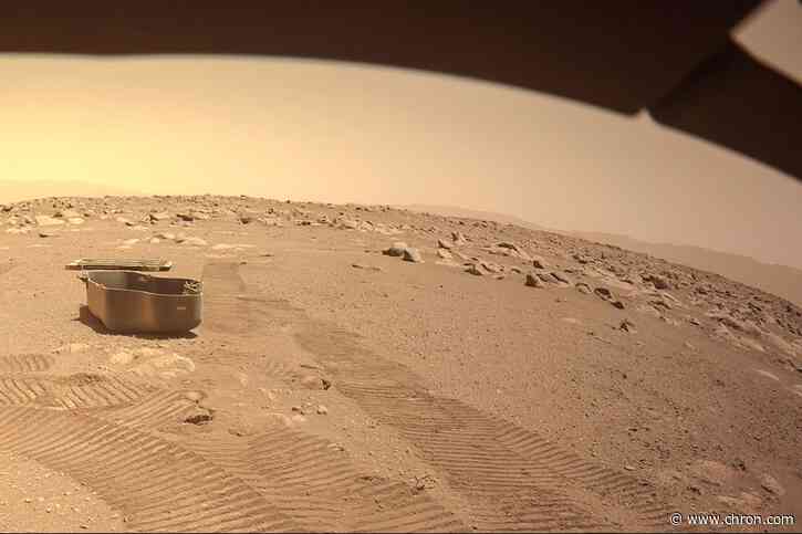 Elon Musk posts a photograph of Mars and people already think it looks like a flying Tesla