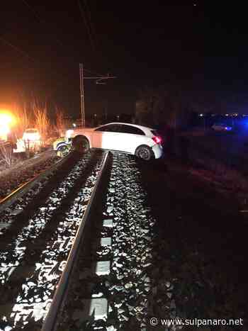 Soliera, fuggono dai Carabinieri e abbandonano l'auto sui binari della ferrovia - SulPanaro | News - SulPanaro