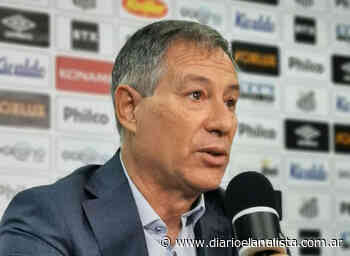 Abrazados, los jugadores del Santos ya aprecian el trabajo de Ariel Holan - Diario el Analísta