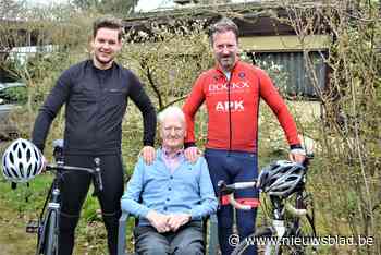 Zoon en kleinzoon fietsen Mont Ventoux op voor zieke opa